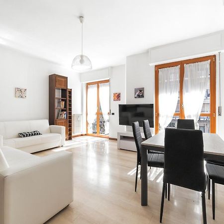 Cenisio M5 Lovely Apartment - With Balcony! ميلان المظهر الخارجي الصورة