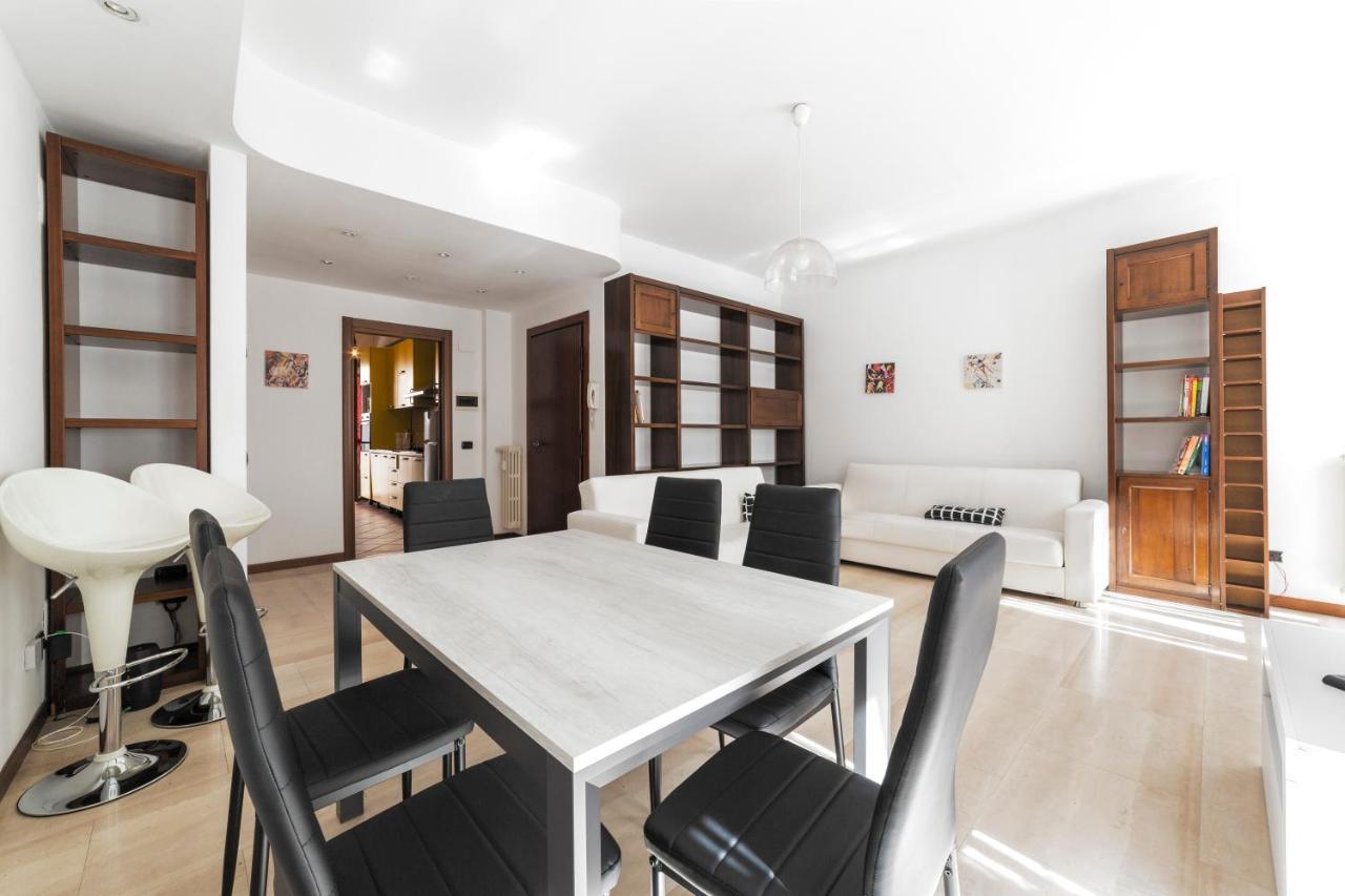 Cenisio M5 Lovely Apartment - With Balcony! ميلان المظهر الخارجي الصورة